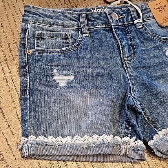 6X Jean shorts NWT stretch, adjustable waistband and snap button - Picture 2 of 6